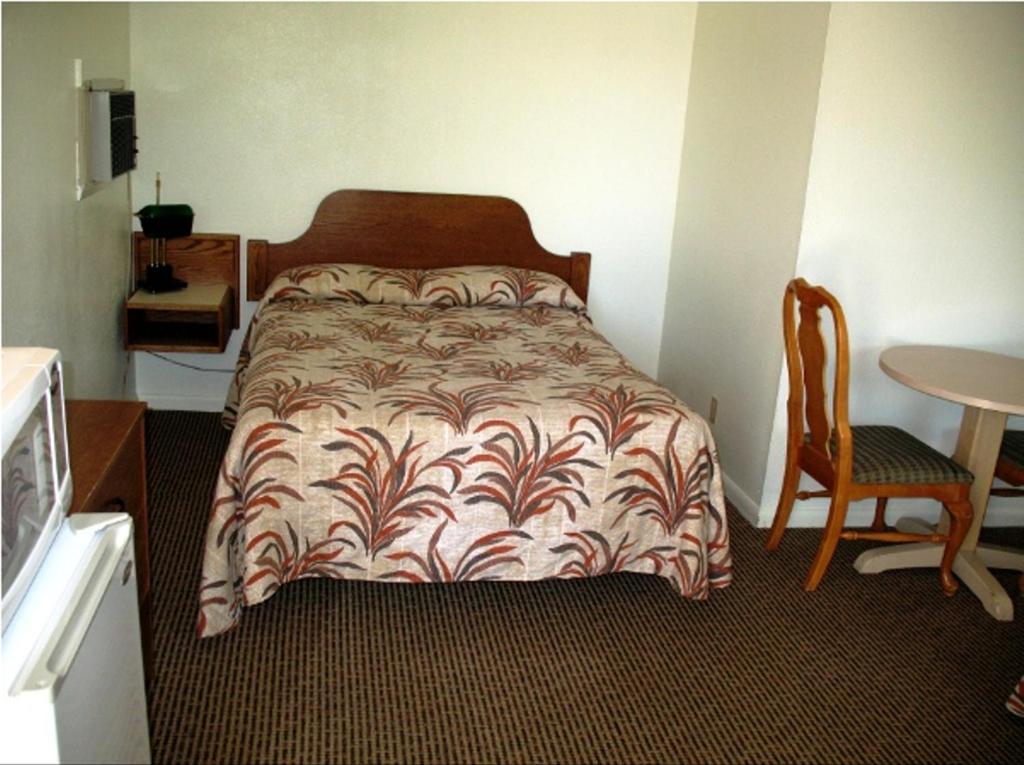 Golden West Motel Klamath Falls Exterior photo